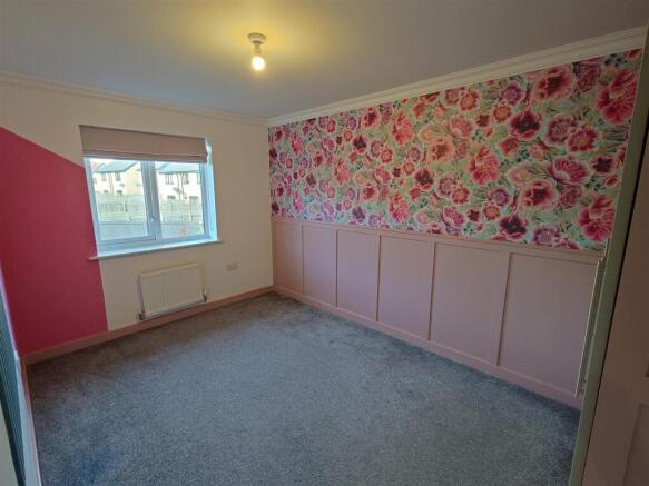 BEDROOM 2