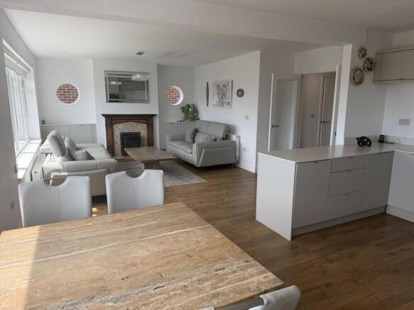 Large open plan l...