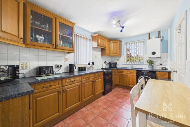 3 bed Semi-Detached for sale Image 10