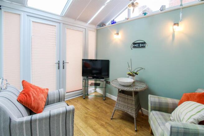 3 bed Semi-Detached for sale Image 4