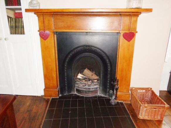LOUNGE FIREPLACE