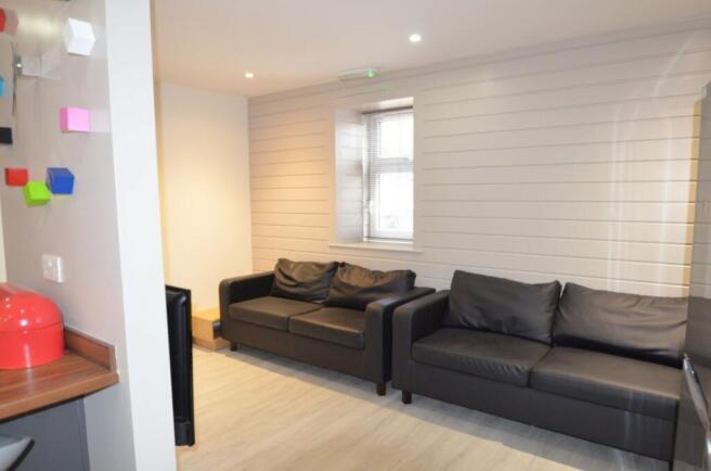 1 bed Terraced to rent Image 5