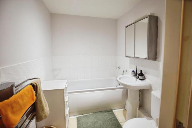 2 bed Apartment for sale Image 10
