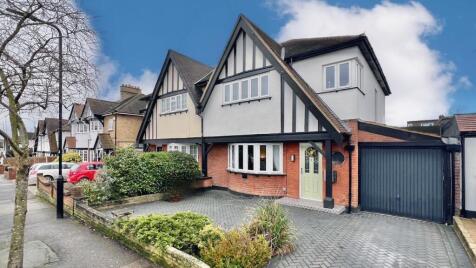 Essex Road, Chingford, E4