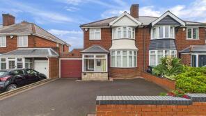 32, Summerfields Avenue, Halesowen B62 9NW
