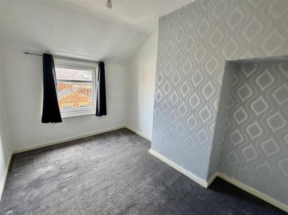 4 bed Terraced to rent Image 10