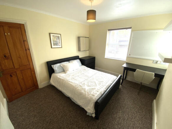 Bedroom 1.JPG