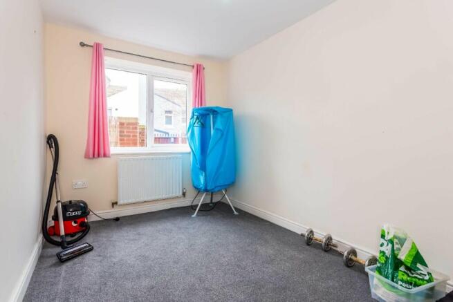 2 bed Flat for sale Image 7