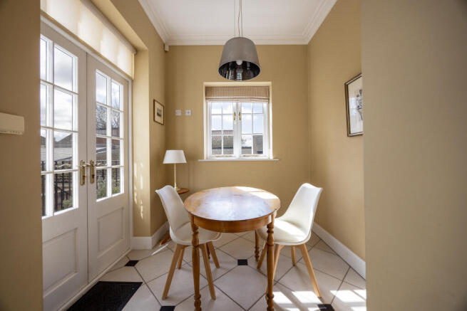 5 bed Town House for sale Image 12