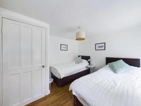 BEDROOM 2