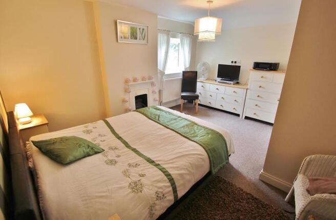 Bedroom 1.JPG