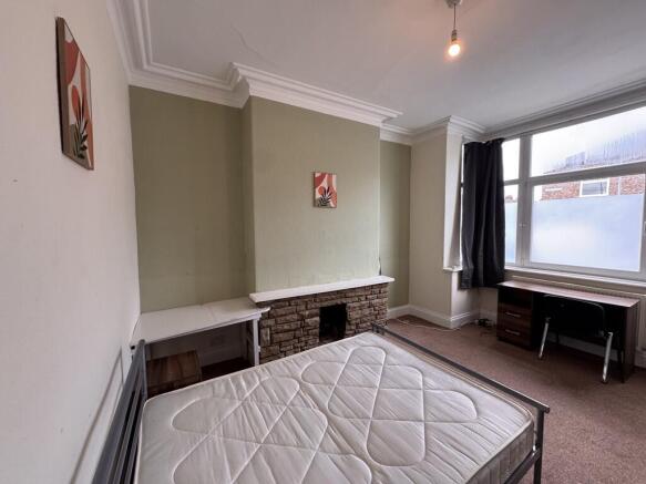 1 bed House Share to rent Image 4