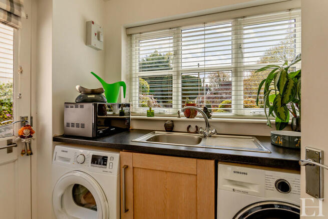 8574160-interiorW...
