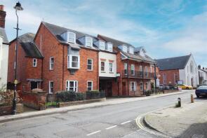 17, River Court, Gosport Street, Lymington SO41 9BE