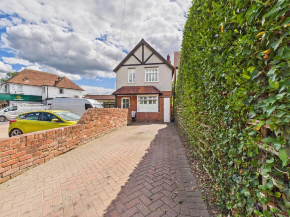 2 bed detached house for sale Headley Road, Woodl