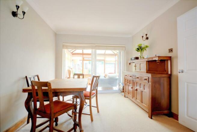 Lounge/Dining Room