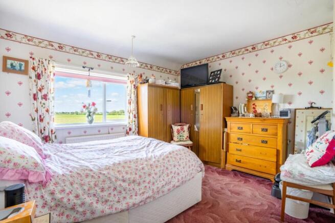 3 bed Terraced for sale Image 8