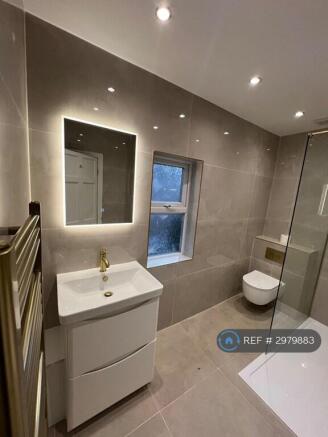 1 bed House Share to rent Image 12