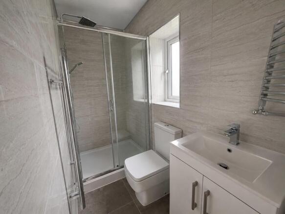 4 bed Detached for sale Image 8
