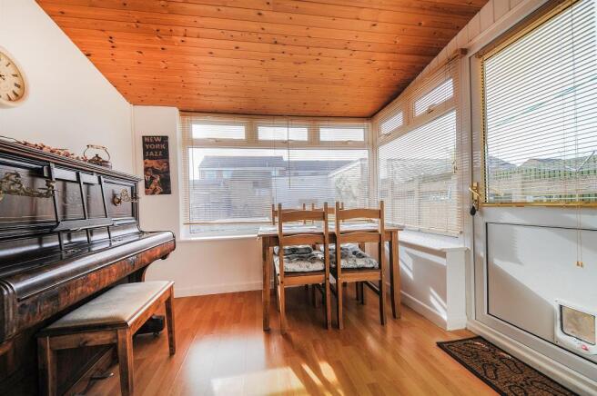Conservatory/ Dining Room