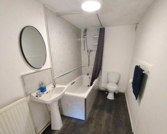 2 bed Apartment to rent Image 5