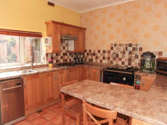 Kitchen / Breakfast Room