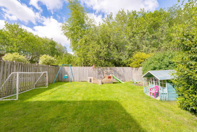 4 bed Detached for sale Image 5