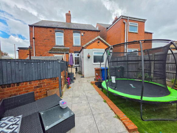 2 bed Semi-Detached for sale Image 11