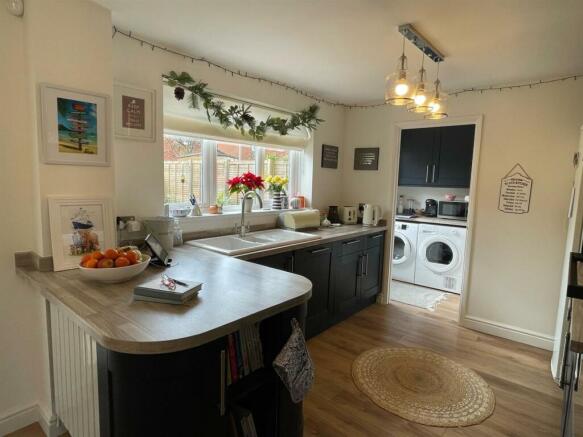 Kitchen4.jpg
