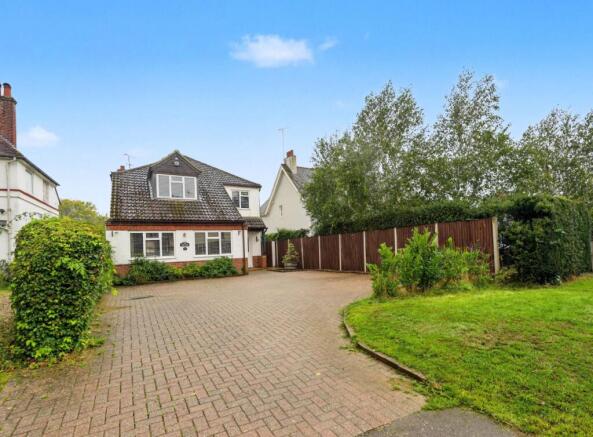 4-bed detached on Swangleys Lane, Knebworth, Hertfordshire, SG3, £875,000