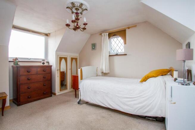 Bedroom One (2).jpg