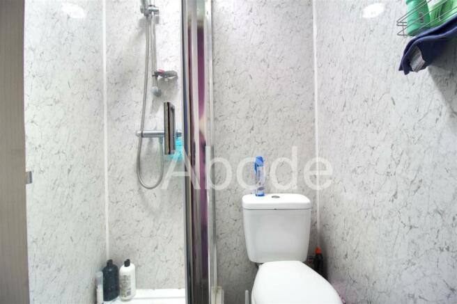 4 bed Flat to rent Image 8