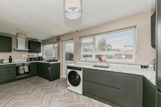 Refitted Kitchen Diner: