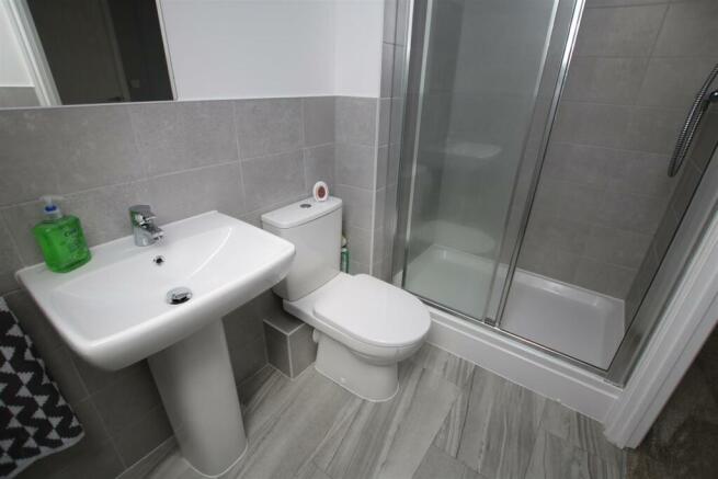 Ensuite.JPG