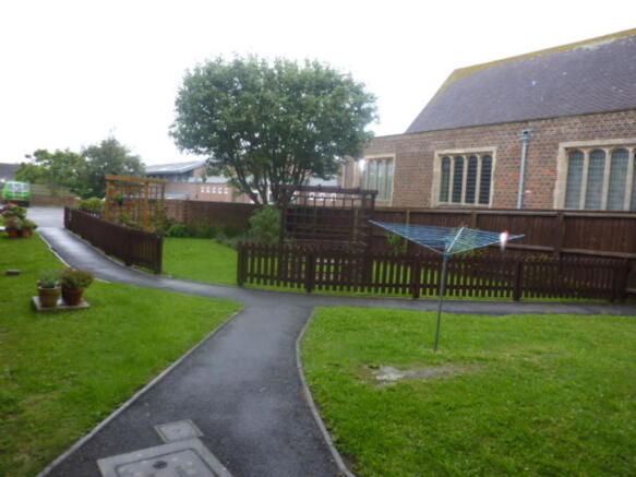 Photo 6