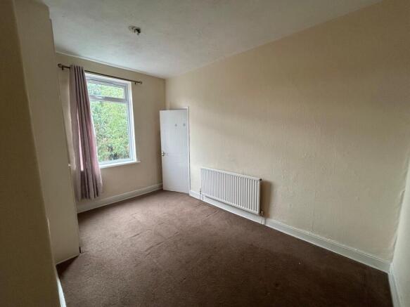 2 bed Terraced to rent Image 4