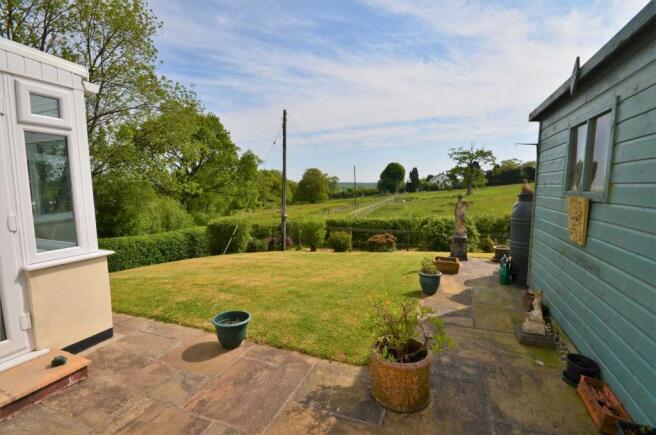 24 Lakelands Close