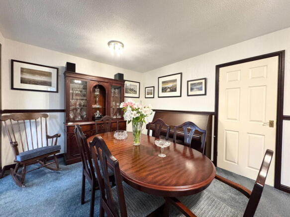 4 bed Detached for sale Image 7