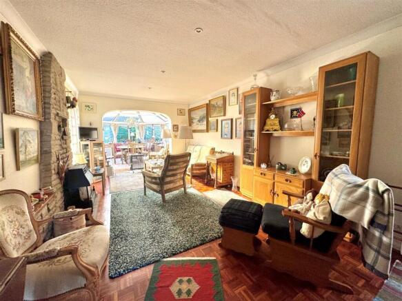 3 bed Semi-Detached for sale Image 5