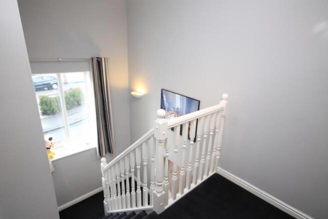 FIRST FLOOR LANDING