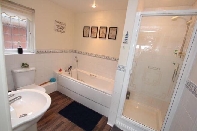 Family Bathroo...