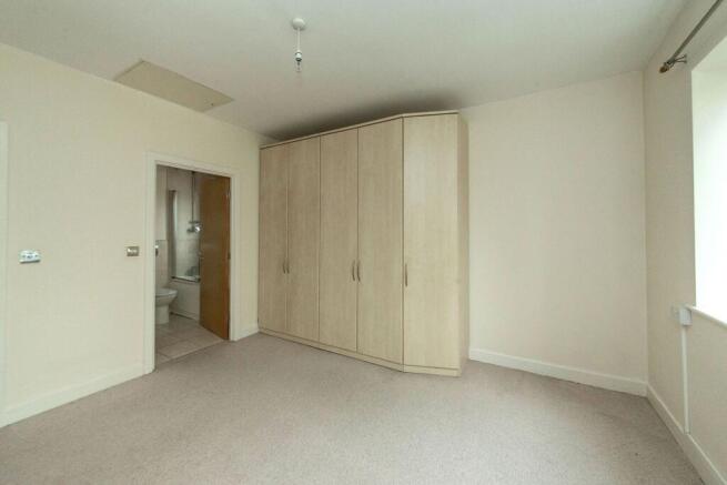 2 bed Ground Flat for sale Image 7
