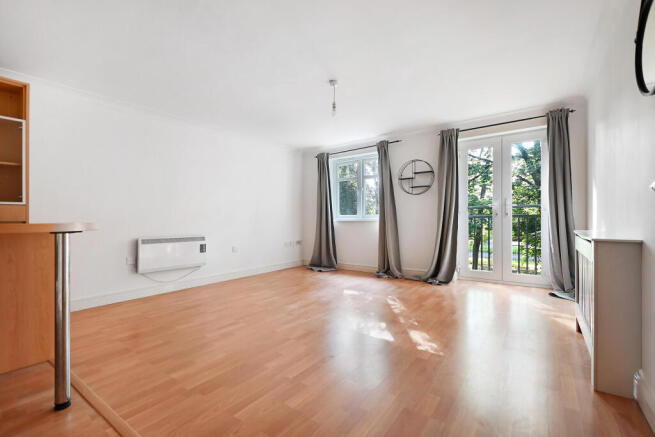 2 bed Apartment to rent Image 5