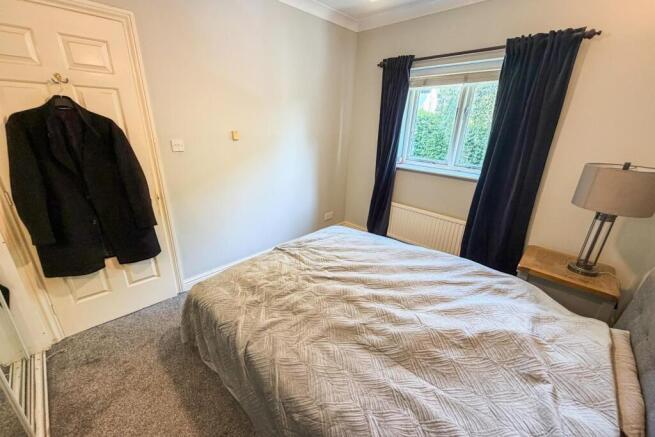 2 bed Flat for sale Image 12
