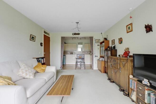 06-bc33JHPropWorld - 22 Albermarle Lodge - 16.jpg