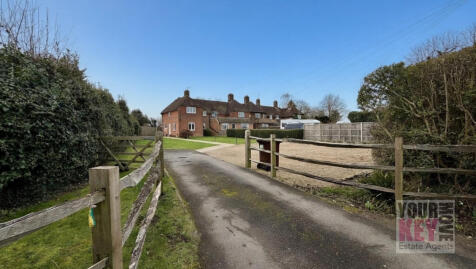 Cornwallis Cottages, Heath Road, Linton, Maidstone, Kent ME17 4NR