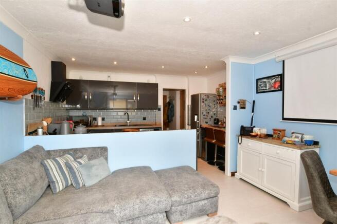 Kitchen/ Living Area