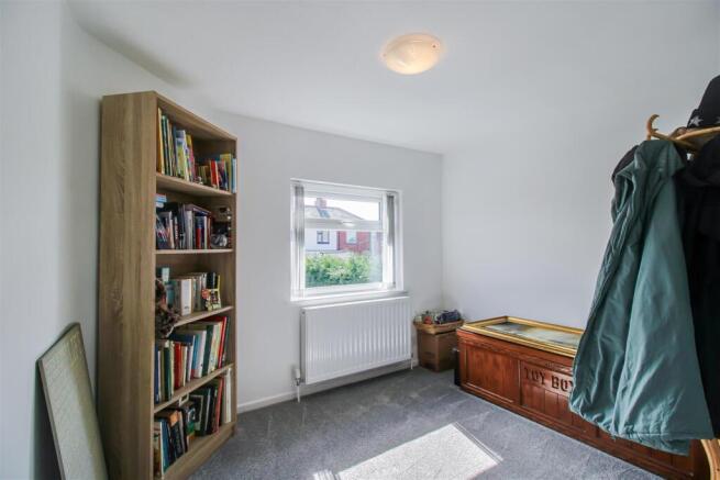 4 bed Semi-Detached for sale Image 12