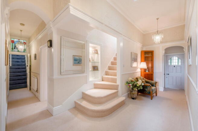 5 bed Detached for sale Image 5