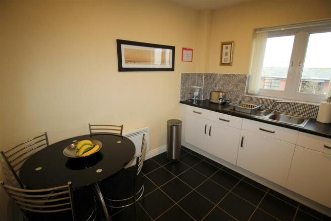 Kitchen 1.JPG